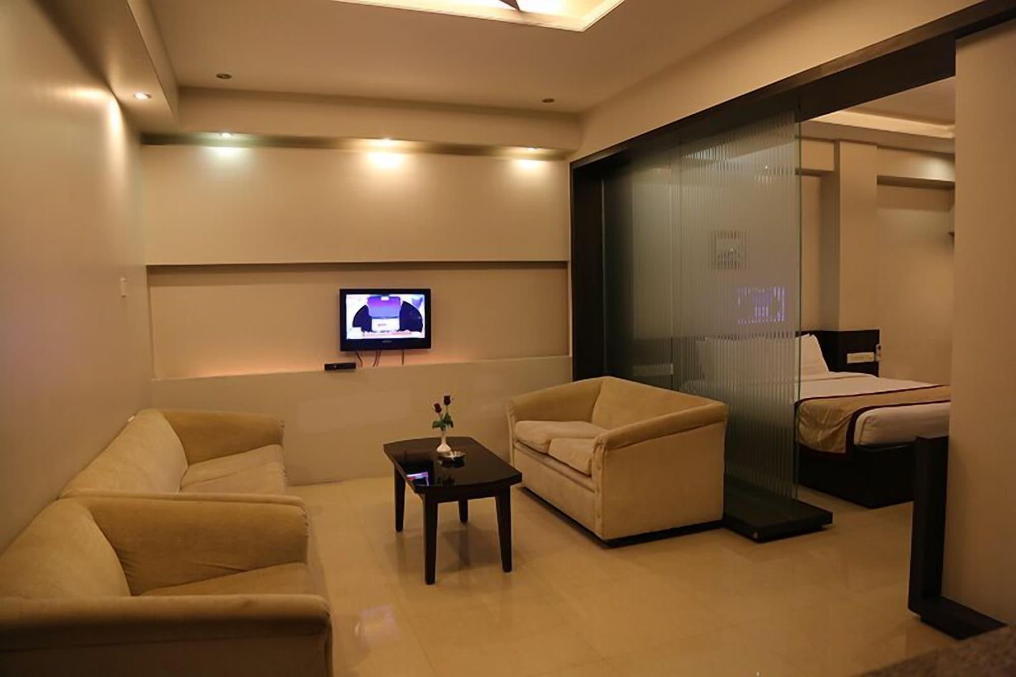 The Curzon Court Hotell Bangalore Exteriör bild