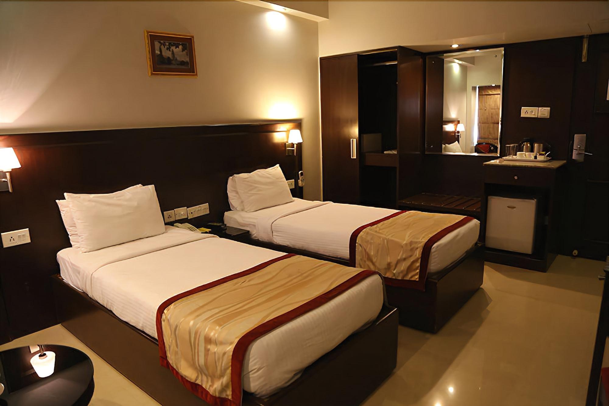 The Curzon Court Hotell Bangalore Exteriör bild