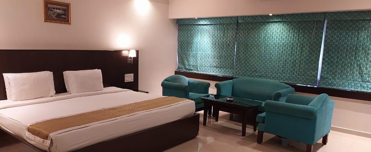 The Curzon Court Hotell Bangalore Exteriör bild