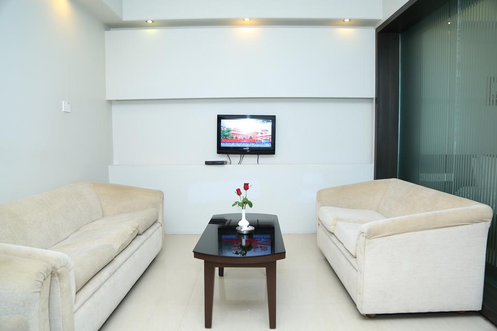 The Curzon Court Hotell Bangalore Exteriör bild