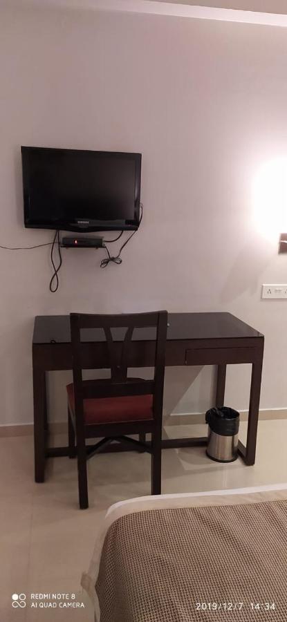 The Curzon Court Hotell Bangalore Exteriör bild